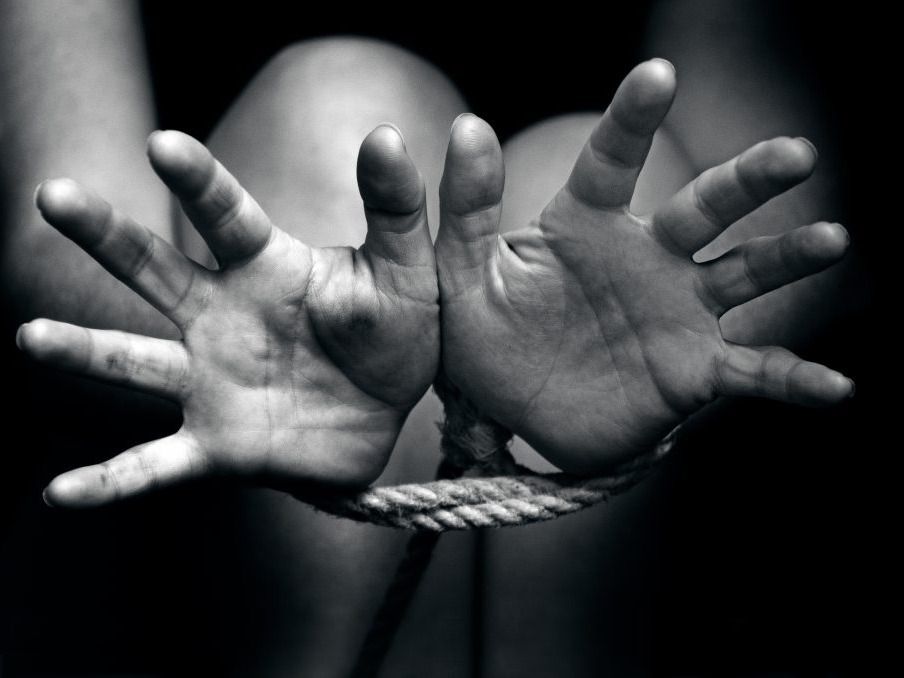 Se debe realizar acciones conjuntas en todo el mundo para luchar contra la trata de seres humanos.