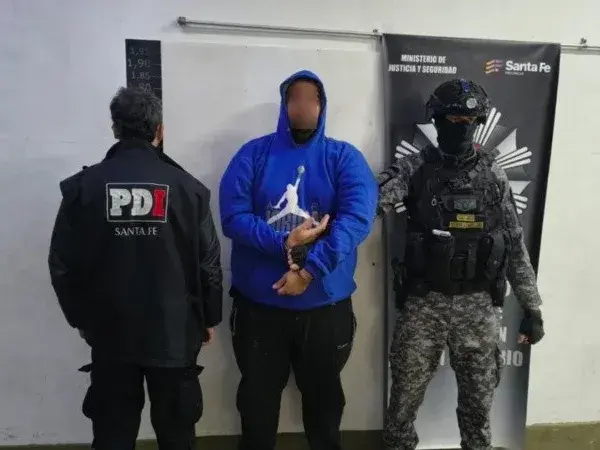 Detuvieron a dos sospechosos de una banda acusada de cometer seis entraderas en Fisherton
