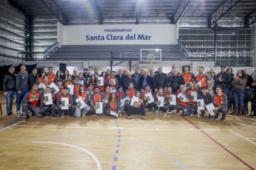 Entregaron libretas a egresados de la Escuela Municipal de Guardavidas de Mar Chiquita