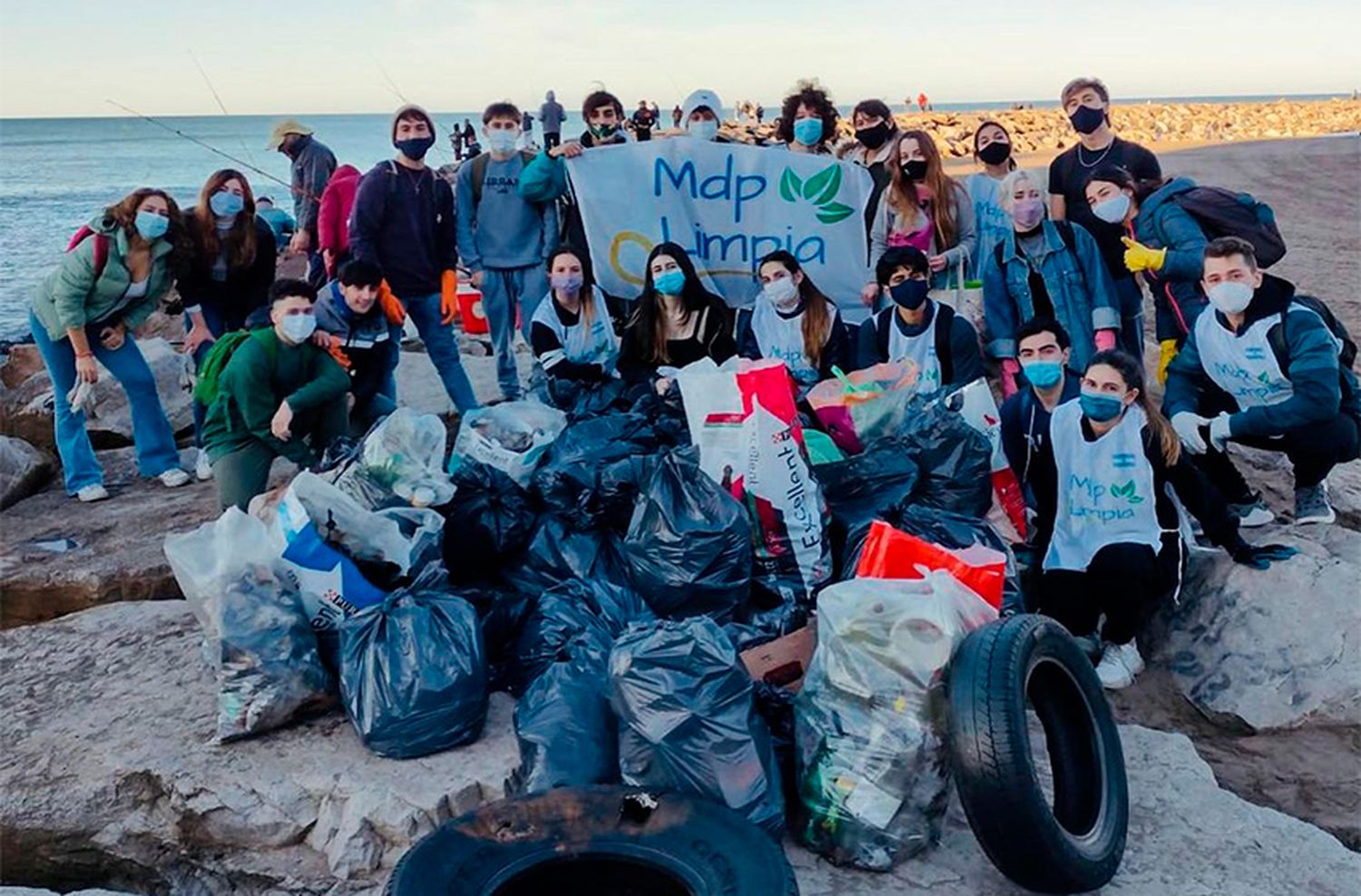 Mdp Limpia: la esperanza de que las playas marplatenses no sean basura 