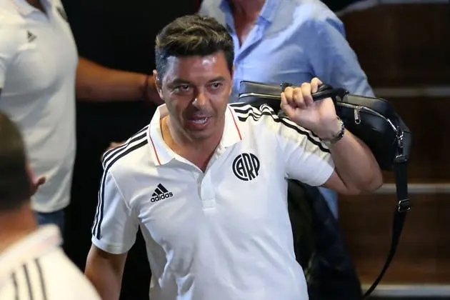 Gallardo tuvo que dejar la práctica de River y lo internaron