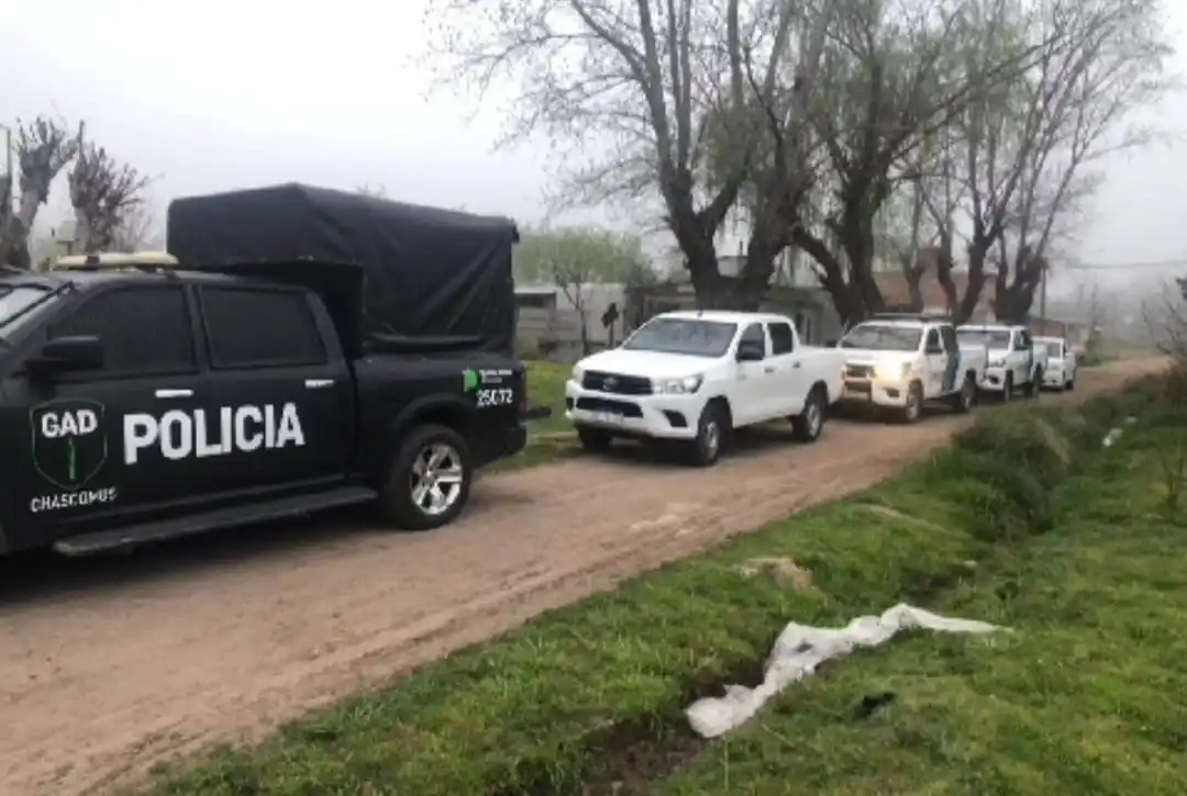 Detienen a prófugo buscado por homicidio y hallan drogas en allanamiento en Chascomús