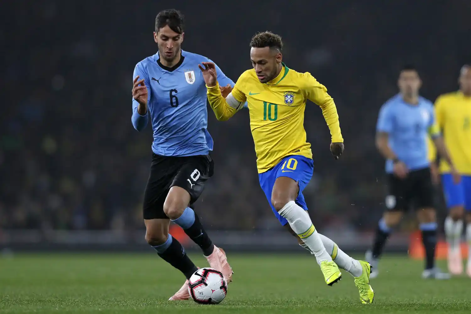 Un penal, la diferencia de Brasil sobre Uruguay
