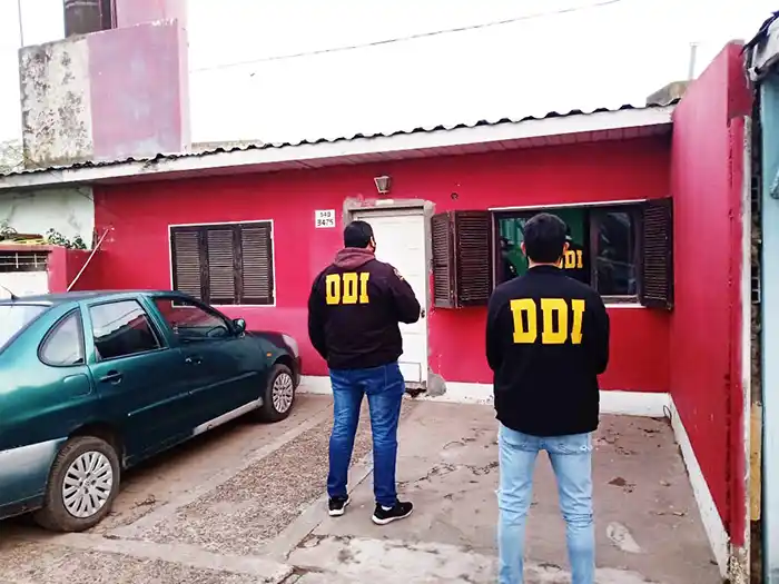 Agredió a su expareja y le robó, pero terminó detenido