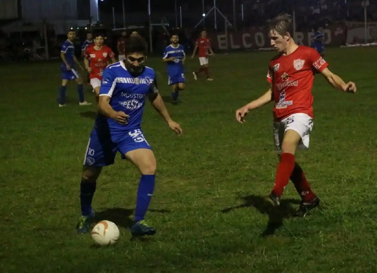 Central Larroque y Deportivo Urdinarrain jugarán el Regional Amateur