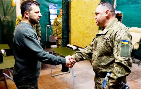 Zelenski visitó el frente de guerra y Rusia insiste en que la contraofensiva ucraniana no avanza