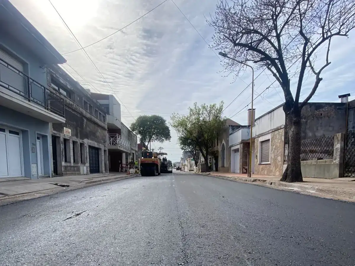 Finalizó la reconstrucción y reasfaltado completo de Andrade, entre Rucci y Aguado