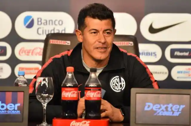 Almirón, tras el empate sobre la hora de San Lorenzo: "La gente tiene razón porque estamos últimos"
