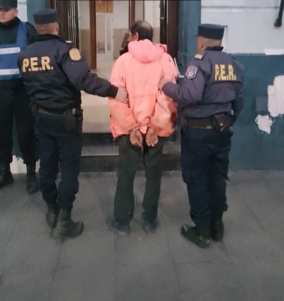 Fue detenido porque violó la medida cautelar que le prohíbe el acercamiento a su expareja