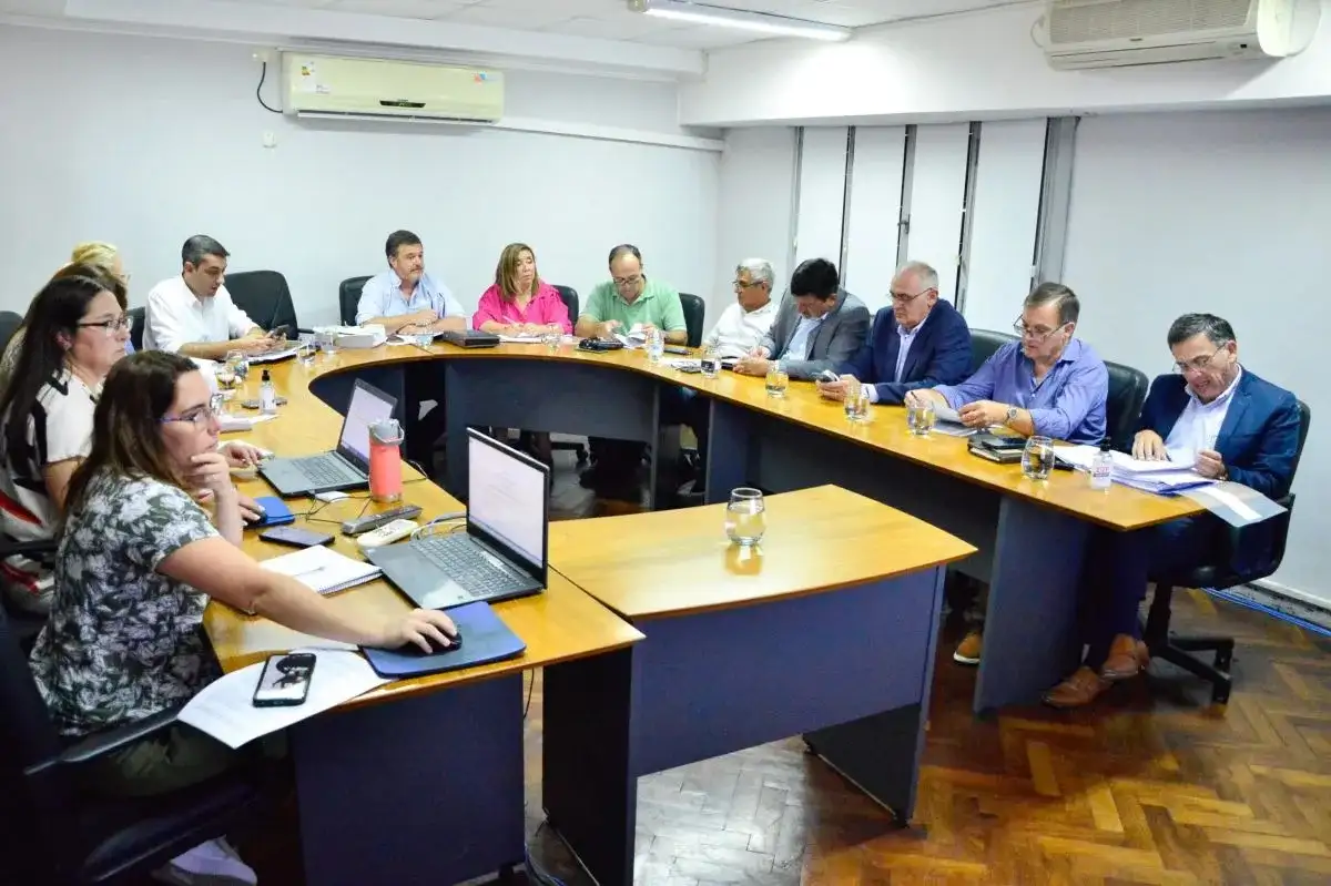 Legisladores introducen modificaciones al proyecto de ley sobre fitosanitarios en Entre Ríos