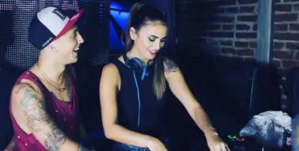 El excéntrico paseo en Ferrari de Silvina Luna y El Polaco por Miami