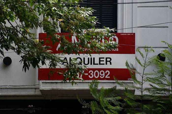 Cómo es el proyecto oficialista que  incluye renta social, topes e impuesto a la vivienda vacía