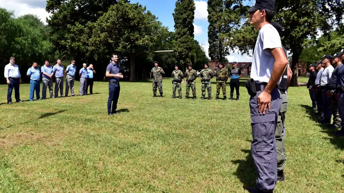 La provincia brindó una capacitación de custodia y traslado de detenidos