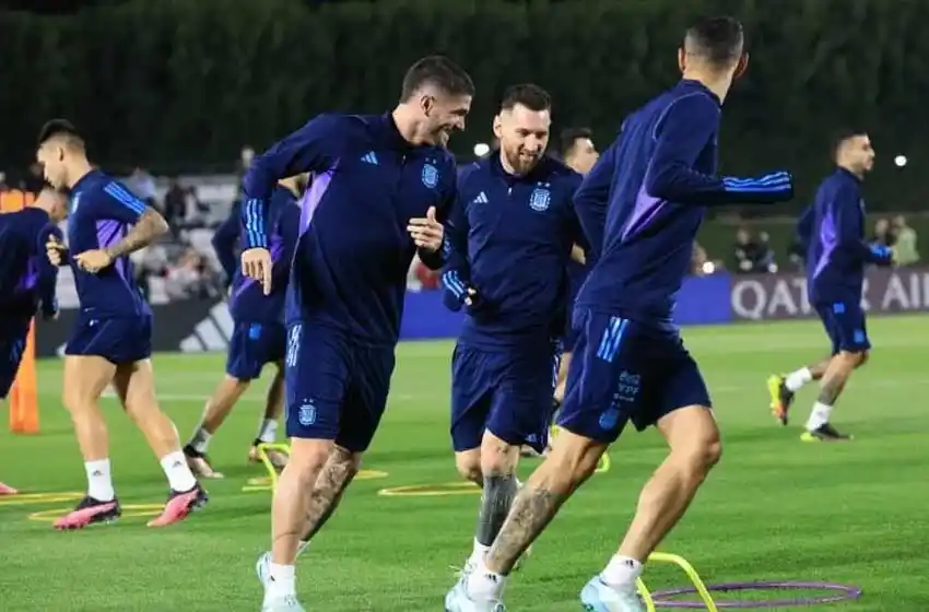 Con Di María a la par del grupo, Scaloni probó el equipo con dos cambios para el duelo crucial con Croacia