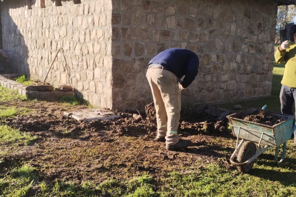 Trabajaron en el mejoramiento de los baños del Parque Unzué
