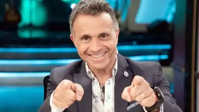 El susto en vivo de Sergio Lapegüe: qué le pasó al conductor en plena emisión