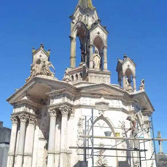 Cementerio municipal: obras de restauración edilicia y construcción de nichos en marcha