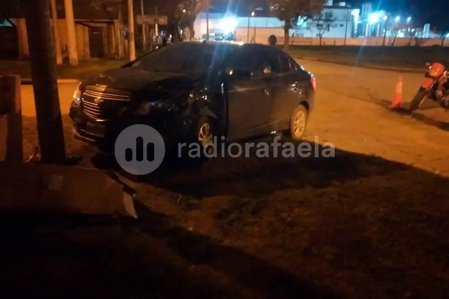 Todo mal: chocó contra un auto y terminó con una multa por no tener los papeles de su vehículo