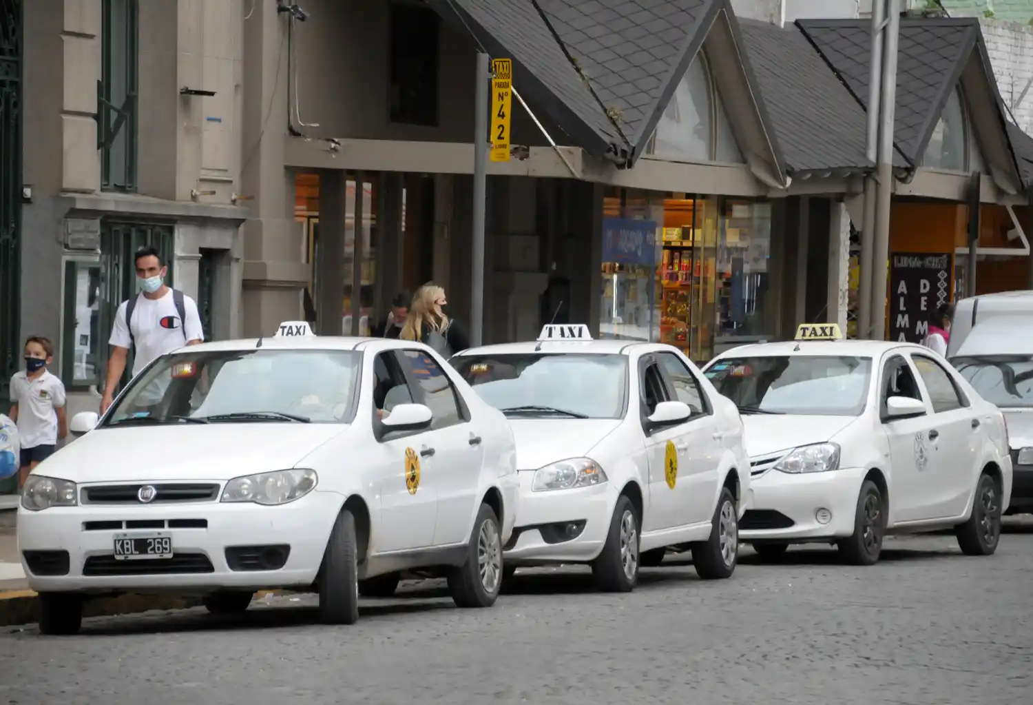 La bajada de bandera de los taxis pasará a costar 998 pesos desde el 1 de julio en Tandil