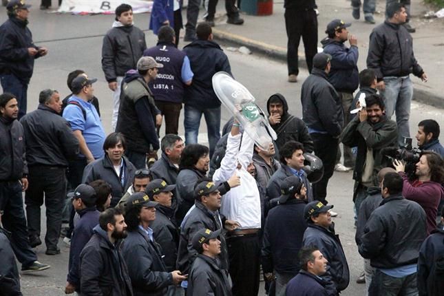 Conflicto en Línea 60: Tras los violentos incidentes, continúan las negociaciones