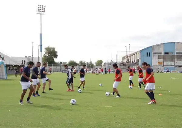 Juventud recibe a Instituto en busca de puntos clave por la permanencia