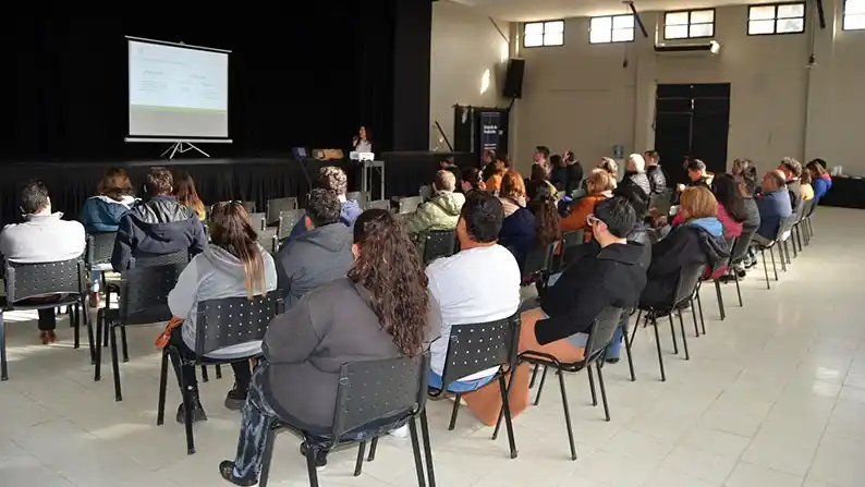 Unos 60 emprendedores concurrieron a la jornada de asesoramiento.