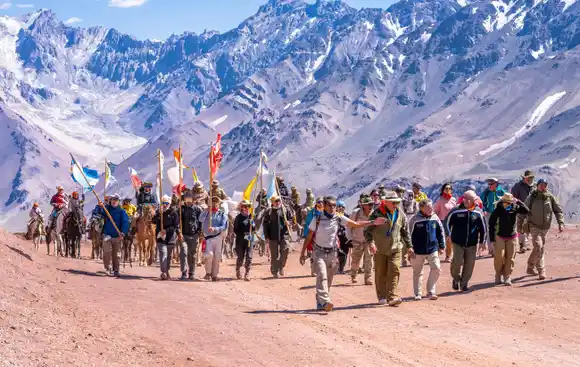 Su mamá lo animó a participar junto a ella del 28° cruce de los Andes: "Es muy emocionante lo que estamos viviendo”