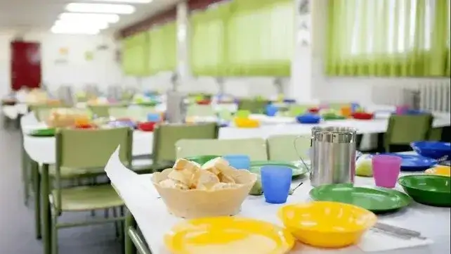Denuncian penalmente a la directora de una escuela por quedarse fondos de la Copa de Leche