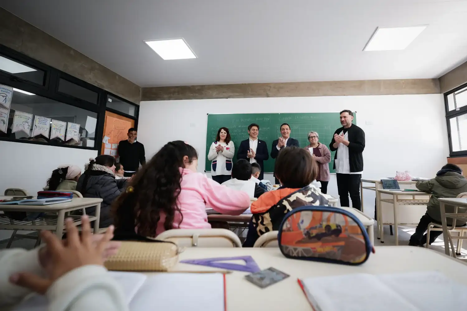 Kicillof - escuelas varela - 1