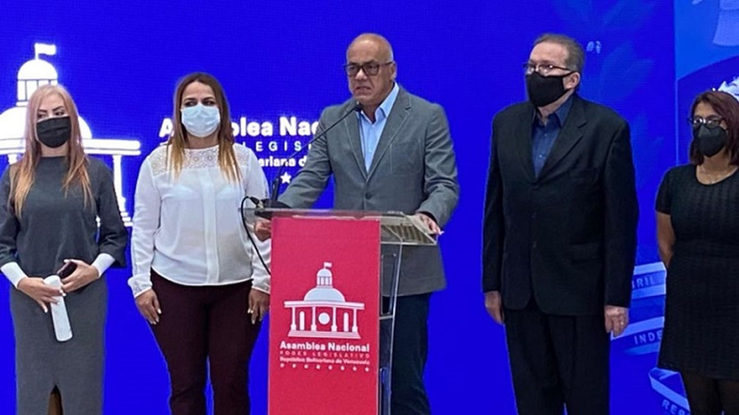 «DUQUE ABANDONÓ EL TERRENO DE LA PAZ y entregó las fronteras a mafias e irregulares», acusa Jorge Rodríguez