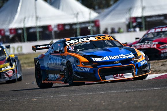 Un flojo inicio de fin de semana para Christian Ledesma