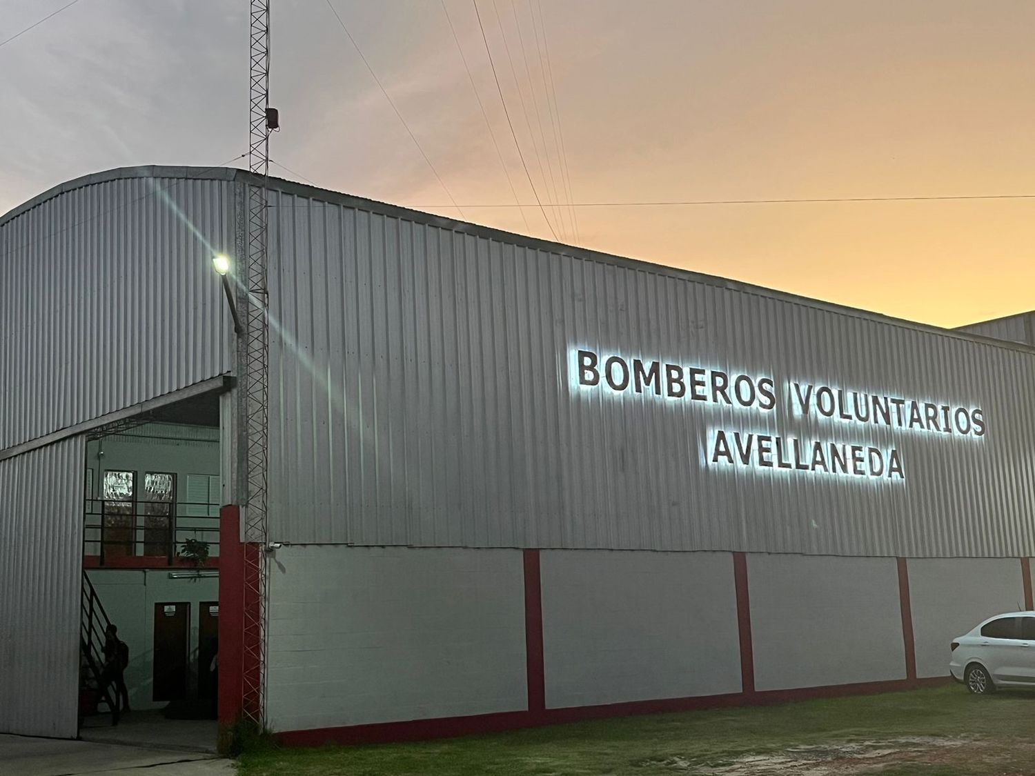 Los Bomberos de Avellaneda presentaron una nueva unidad