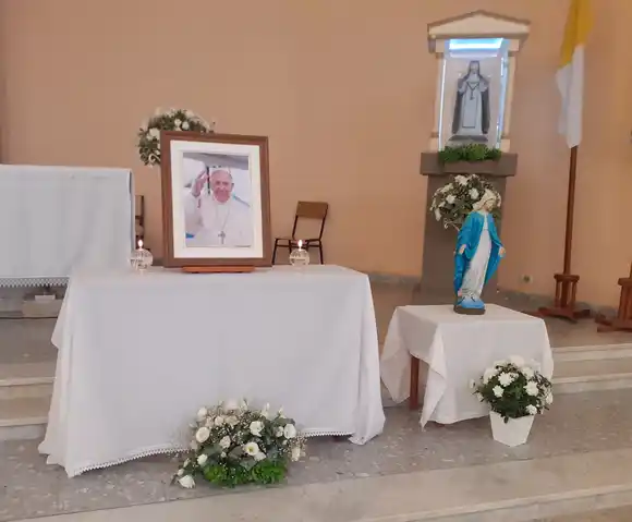 Conmoción por la muerte del papa Francisco: párrocos comparten sentidas reflexiones sobre su legado