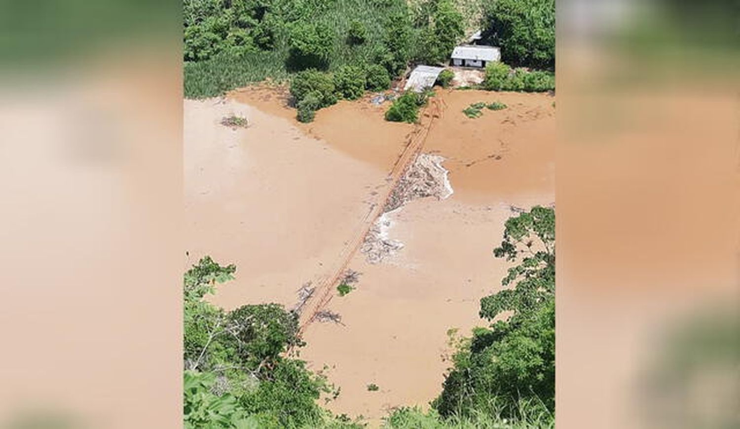 Deslizamiento de tierra en Brasil: temen que unas 200 personas hayan quedado atrapadas