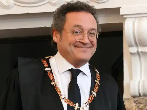 Condenaron al fiscal español por haber violado el secreto judicial