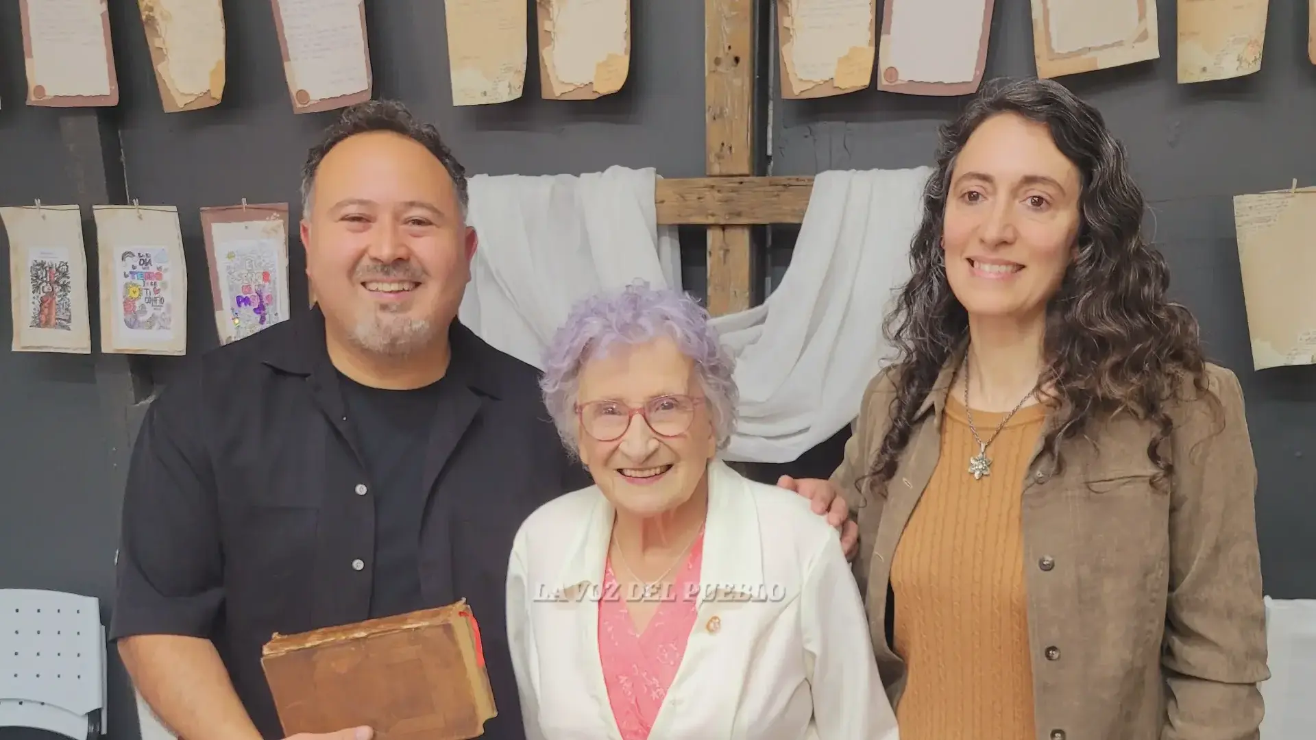 Enriqueta Catalín junto a los pastores Julio Arévalo y Romina Piatti