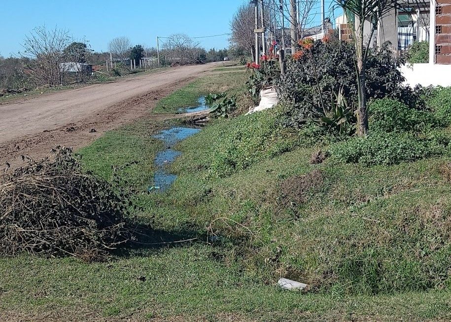 Los vecinos esperan que concluya la obra o que autoricen a ejecutarla con empresas a las que ya pidieron presupuesto.