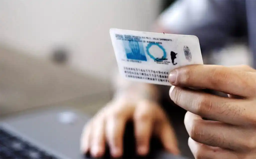 70 personas pudieron realizar trámites para acceder al DNI en barrio Zazpe