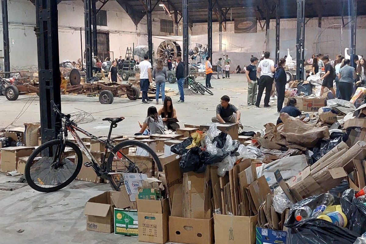 Los carroceros ya comenzaron a trabajar en los Galpones del Puerto