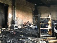 Incendio en un complejo de cabañas: pérdidas casi totales y un herido leve