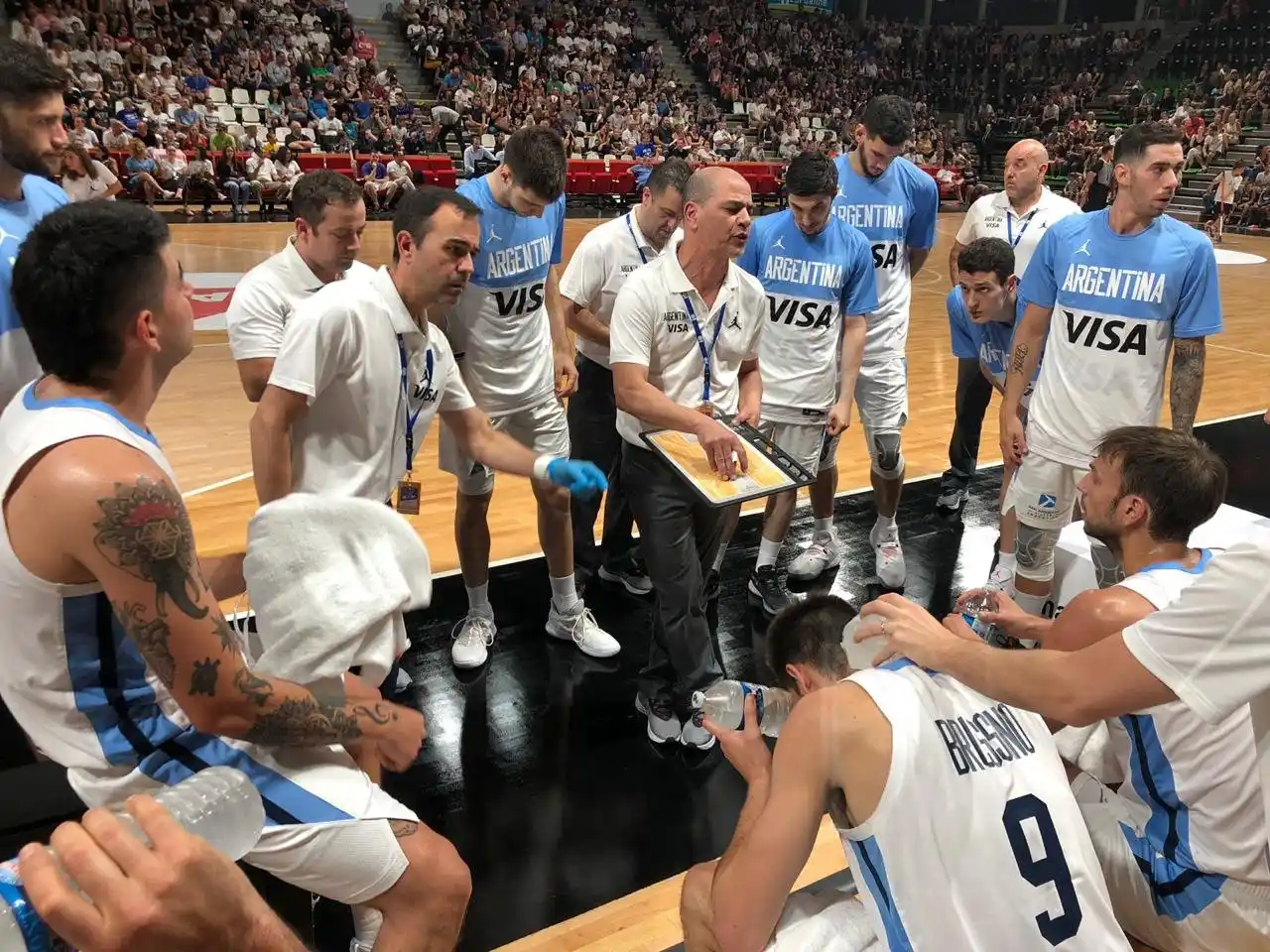 Argentina comenzó la recta final al Mundial con una derrota