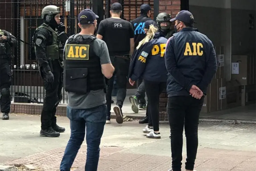 Santa Fe violenta: amenazas, armas secuestradas y dos hombres detenidos en siete horas