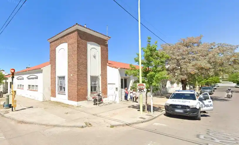 El padre de un alumno de la escuela 34 dijo que el profesor de Educación Física llamó al niño "gordo, chancho".