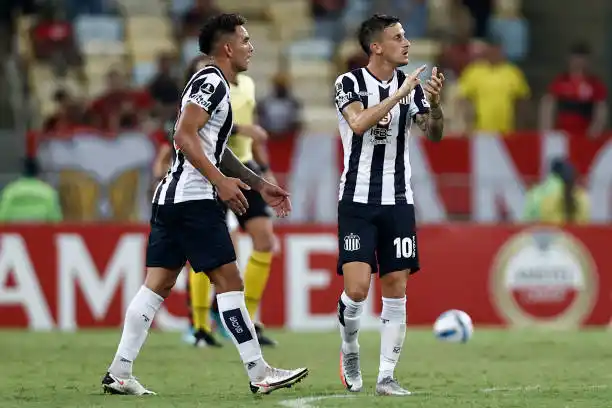 Talleres recibe a Sporting Cristal