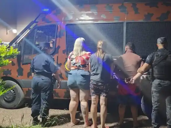 De no creer: Una mujer le fracturó la mandíbula a un jefe policial