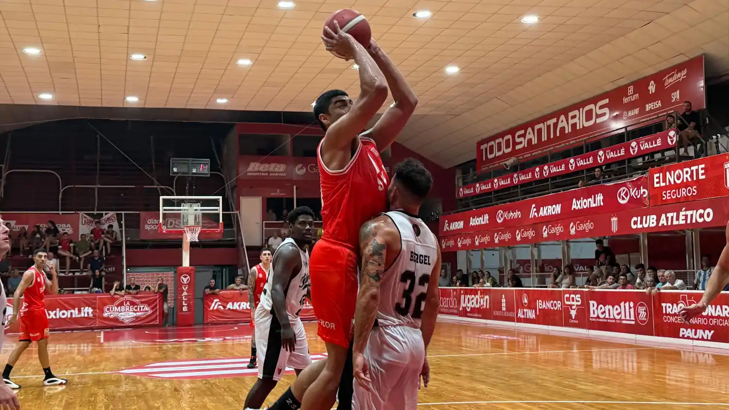 El campeón debutó con una victoria en su casa. Foto: Prensa San Isidro.