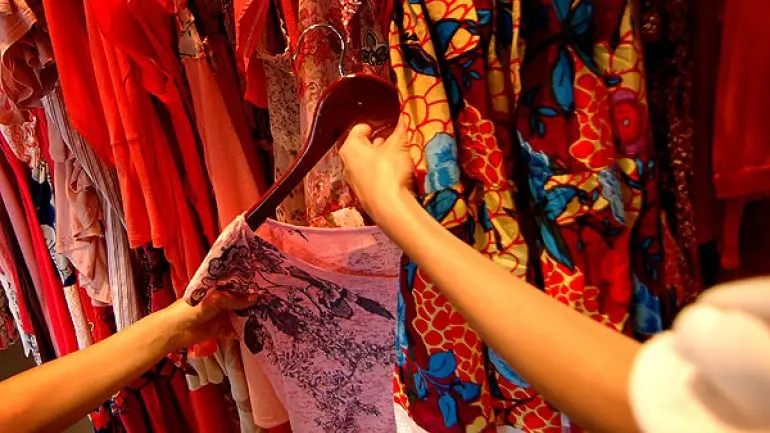 Feria de ropa a beneficio de Cordic