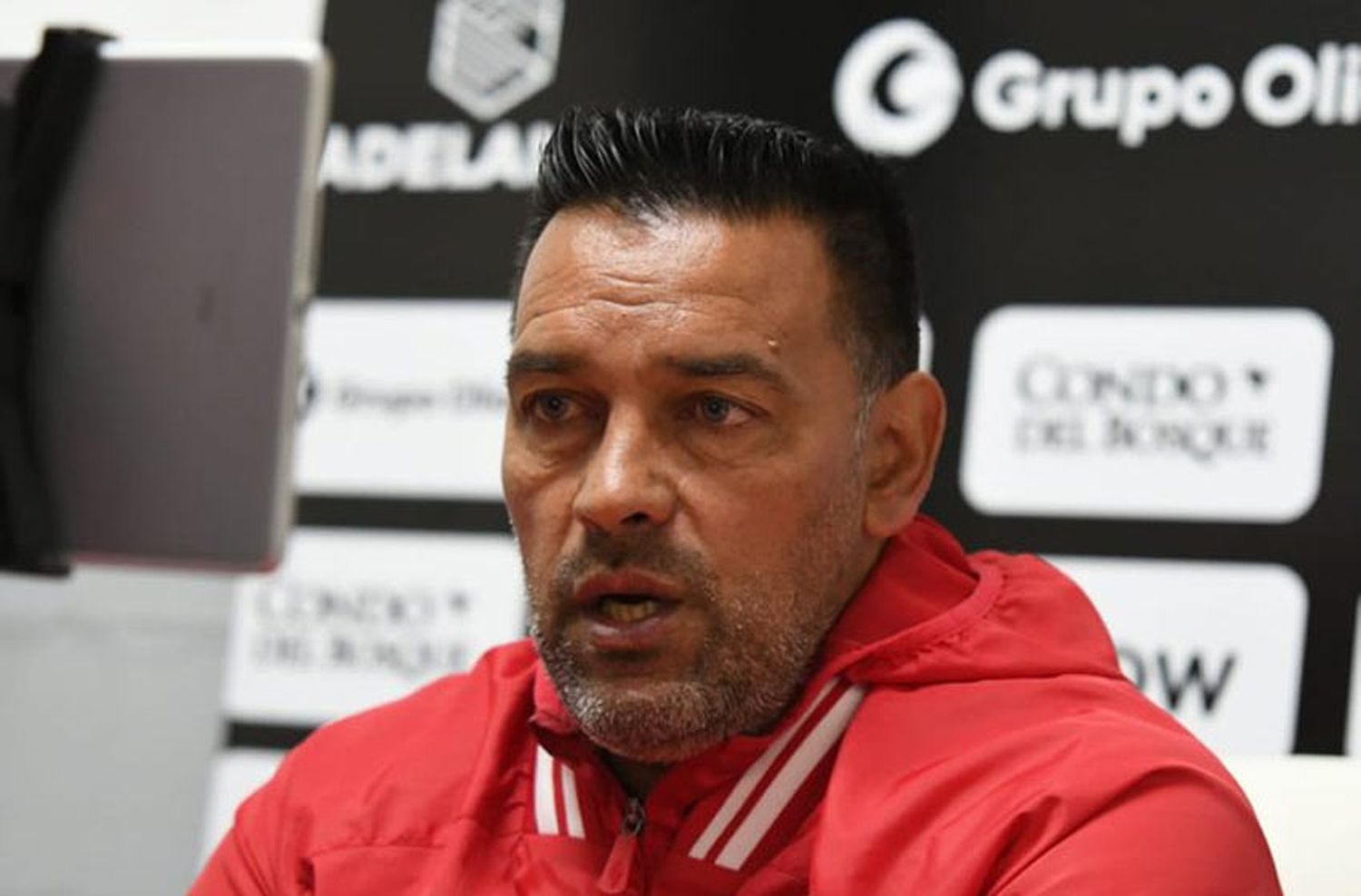 Gamboa: «Debemos ser un equipo corto, es la única manera de tener paridad contra River»