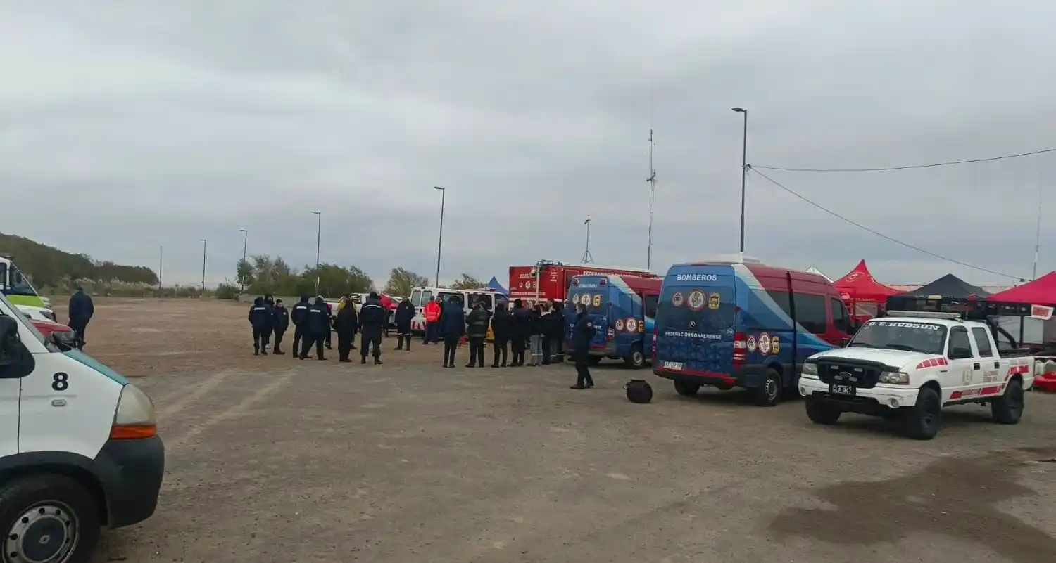 Bomberos de Chascomús participan del operativo de búsqueda de cinco pescadores desaparecidos en el Río de la Plata