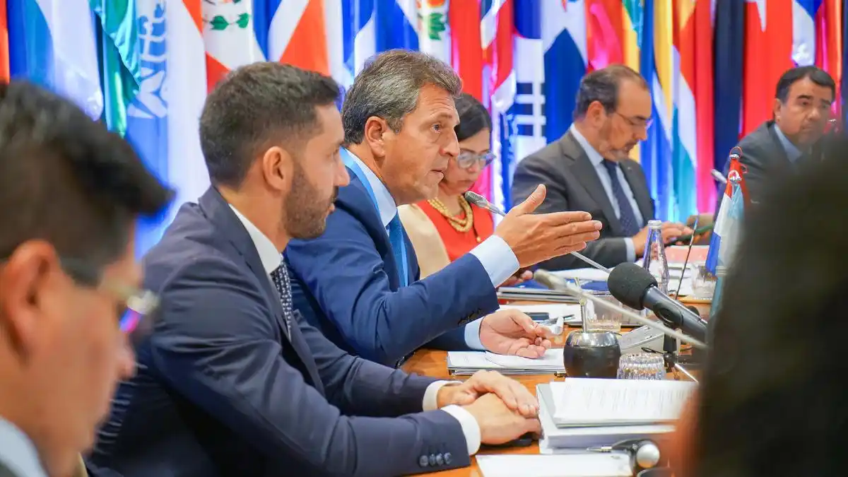 El Palacio de Hacienda calificó de un "éxito" a la operación.